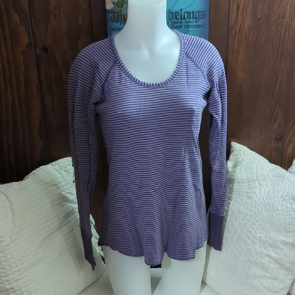 Size M Lululemon Purple Striped Long Sleeve Reversible Shirt - Picture 2 of 16